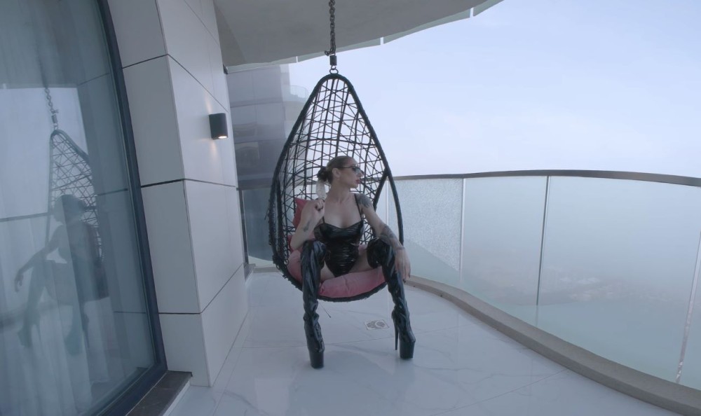 Natasha Vega: Silent Seduction in Stunning 8K