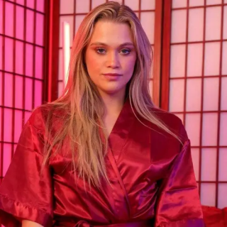 Chloe Rose - Pornstar Profile on xVrPorn.Net