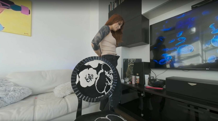 Tattooed Babe Cheri Fetish Video Hair Brush Masturbation - Image 10