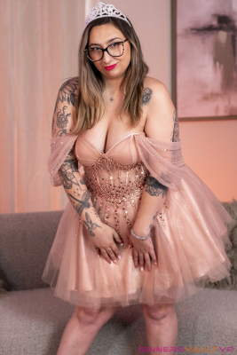 Nina Nova's Giantess Fantasy Revenge - Image 1