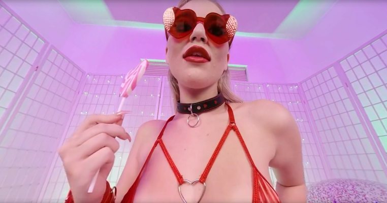 Blake Blossom's Wild VR Blowjob Adventure - Image 3