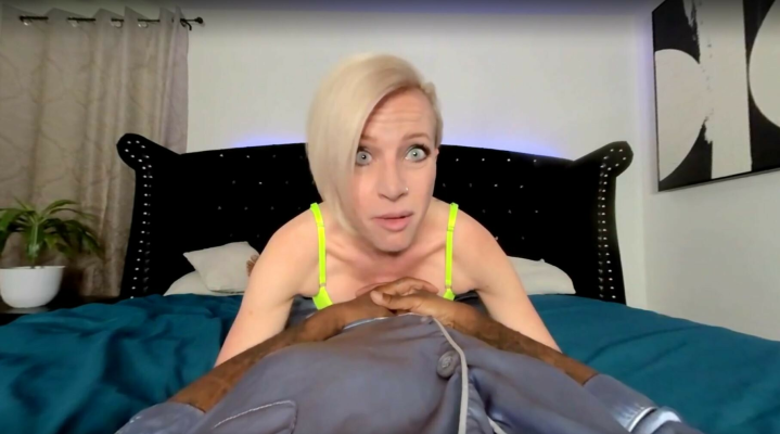 Kyla Keys in Seductive BBC VR Action - Image 1