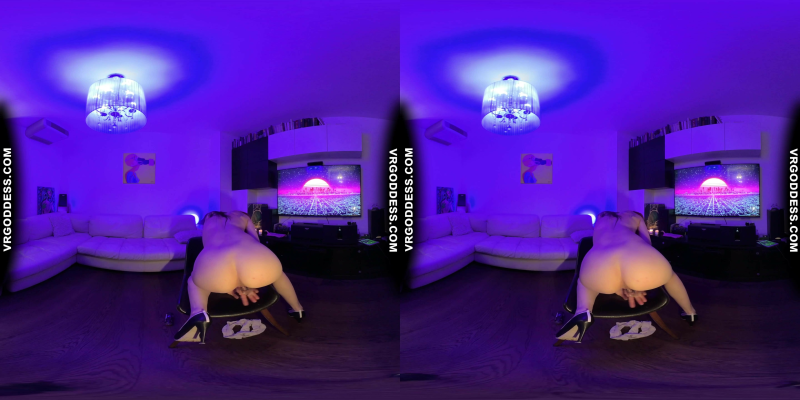 Lea’s Late Night Striptease Solo Thrill - Image 8