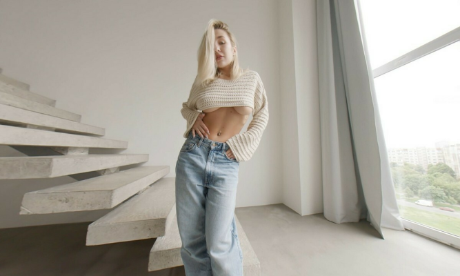 DakotaQ Sensual Daylight Dance in 4K VR - Image 1