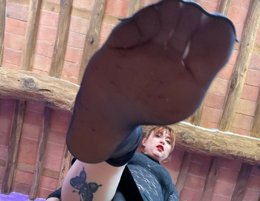 Badass Mistress Ammalia Wants You To Lick Her Shoes - Image 3
