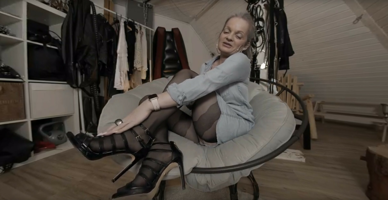 Sabdeluxe Nylon Fetish JOI in Stunning 8K VR - Image 7