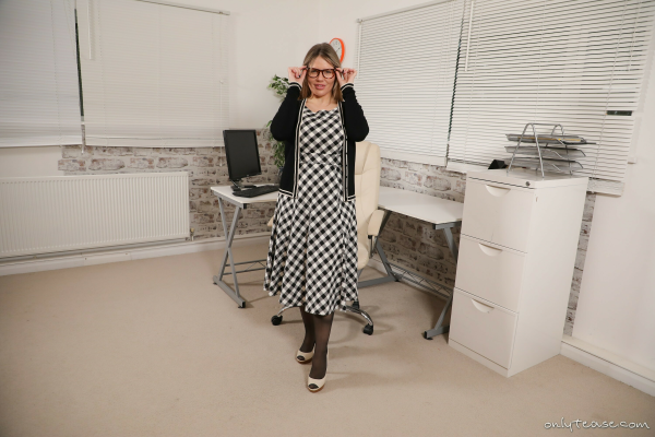 Siobhan Graves Episode 7 - Image 1