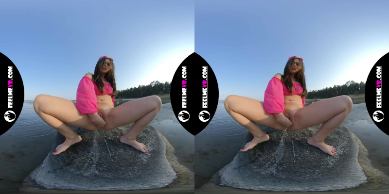 Gabby Bella Masturbates With 4Fingers On The Beach - Image 9