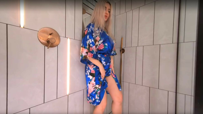 Big Tits Blond Shower Voyeur Vermilion - Image 1